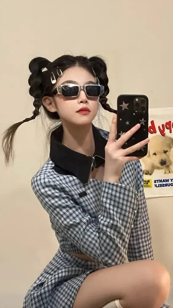 gái xinh đeo kính 23