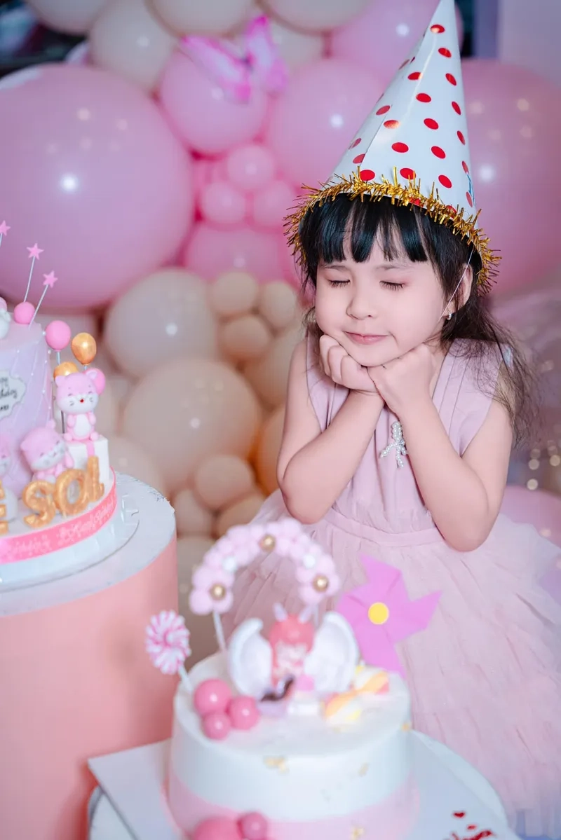 Bé Sol là ai mà được quan tâm đặc biệt đến vậy
