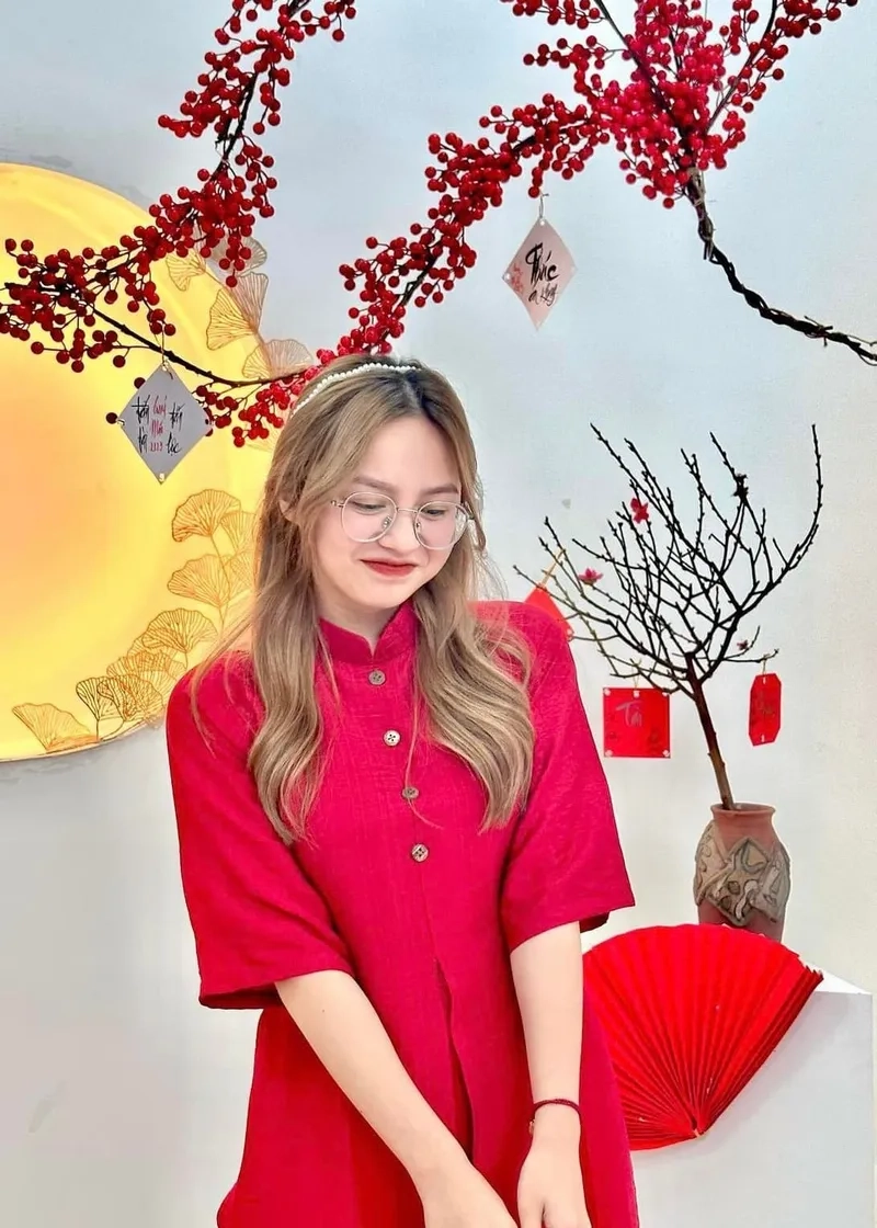 Đặng Thu Hà thả thính khiến fan đứng ngồi không yên