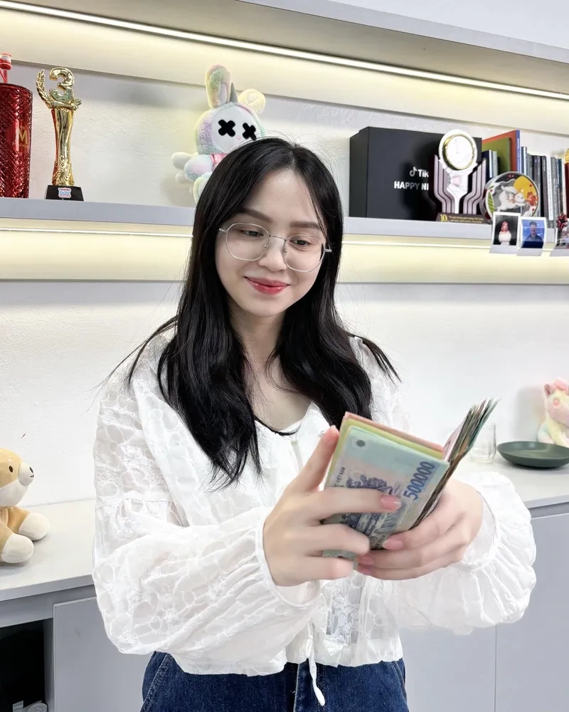 Đặng Thu Hà Schannel và hành trình thành công của cô