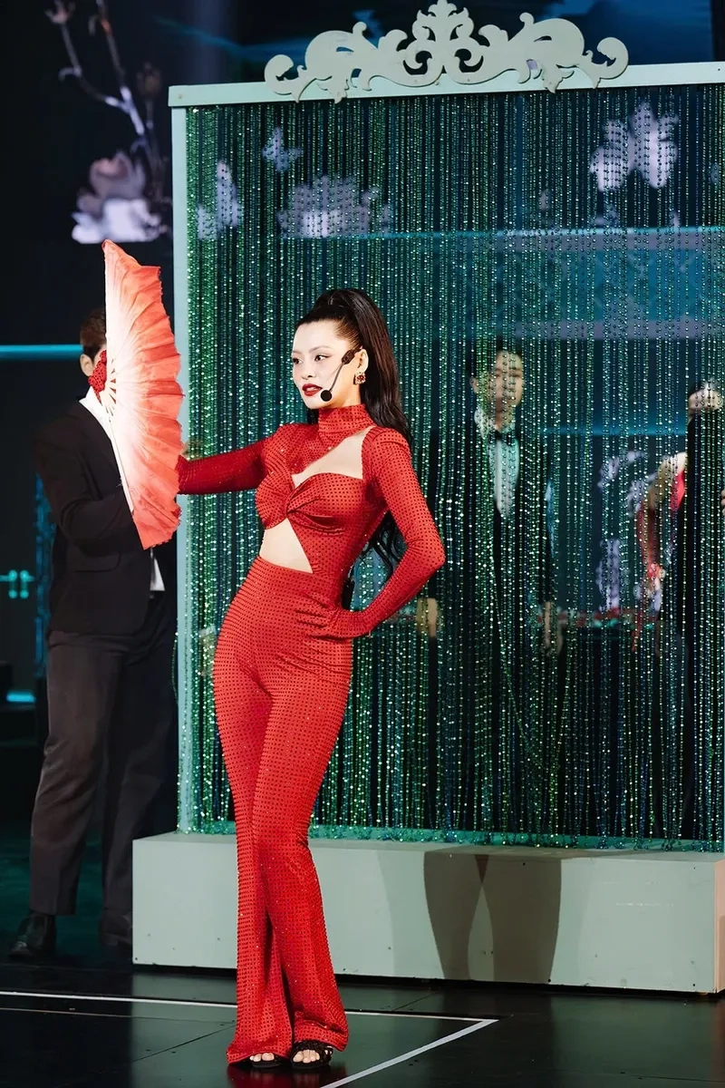 Cảnh khuya Bùi Lan Hương mang màu sắc hoài niệm và đầy cảm xúc