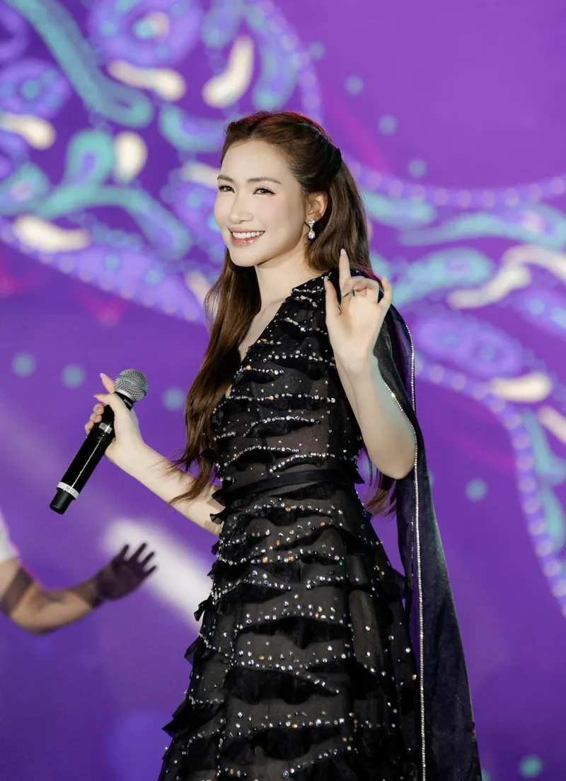 Thị Mầu Hòa Minzy và màn trình diễn gây bão mạng xã hội
