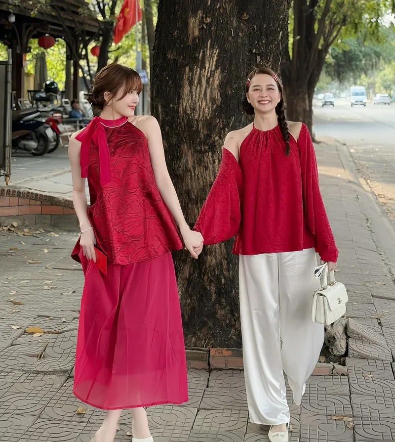 Thiều Bảo Trang Thiều Bảo Trâm, chị em hot nhất làng giải trí