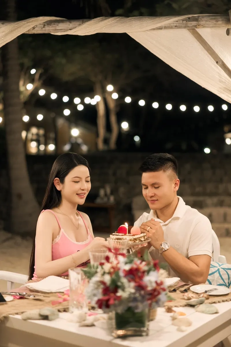 Người yêu Quang Hải Chu Thanh Huyền, cặp đôi hot nhất hiện tại