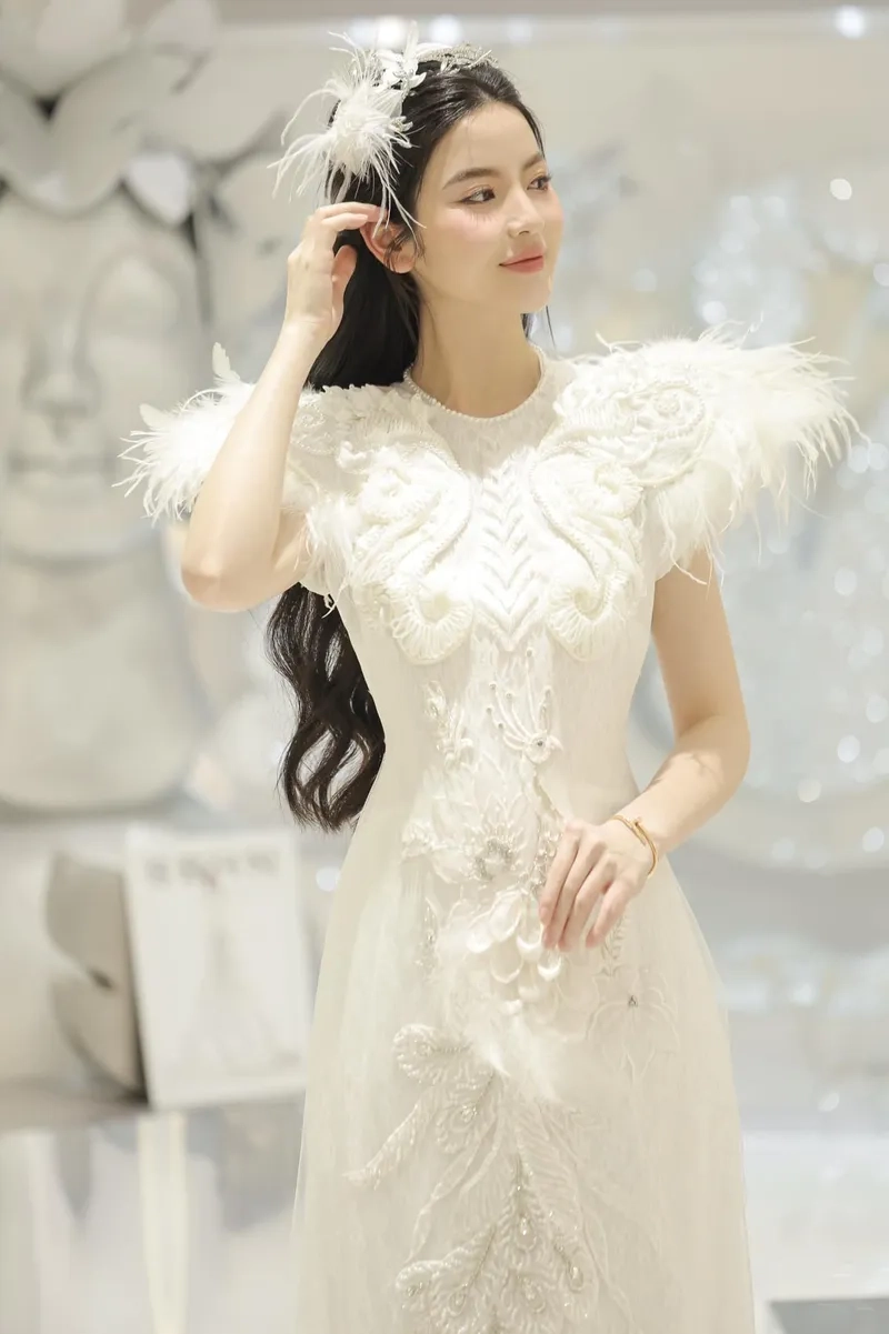 Hình ảnh mới nhất về hình ảnh Chu Thanh Huyền, nhan sắc ngày càng thăng hạng
