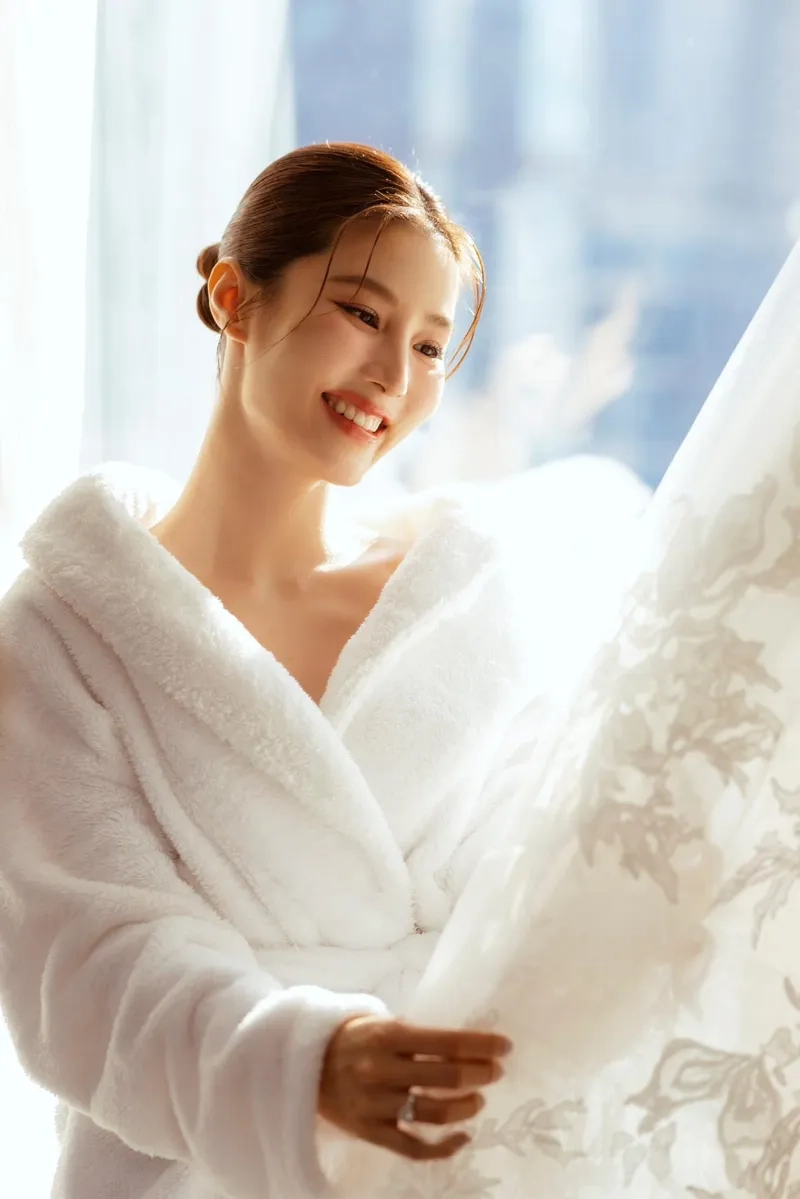 Váy cưới Diễm My 9X tinh tế, sang trọng với thiết kế độc đáo
