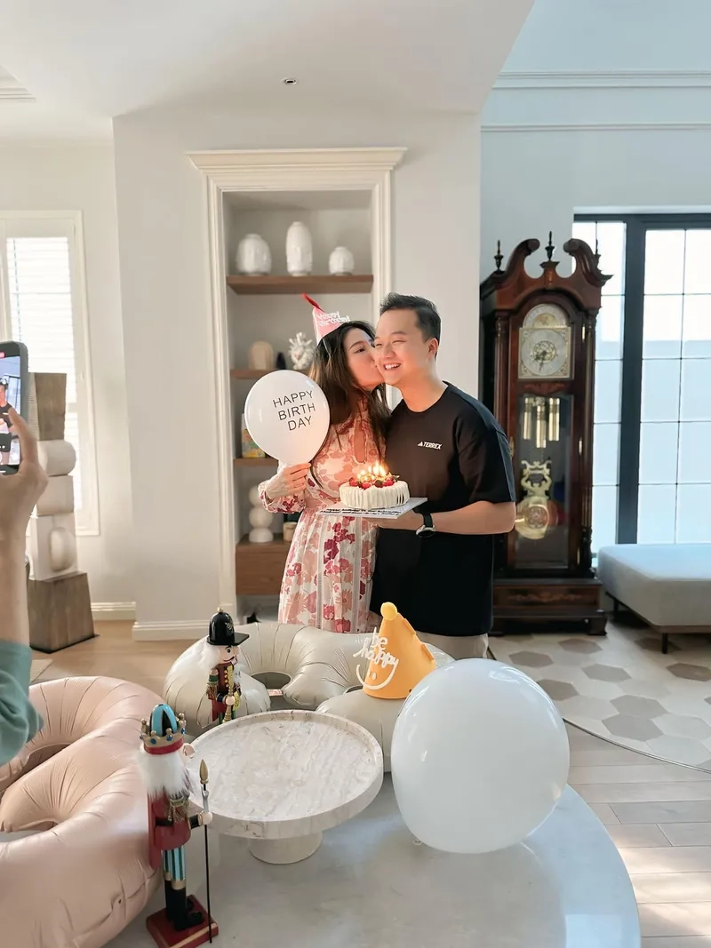 Diễm My 9X lấy chồng doanh nhân thành đạt và câu chuyện tình yêu ngọt ngào
