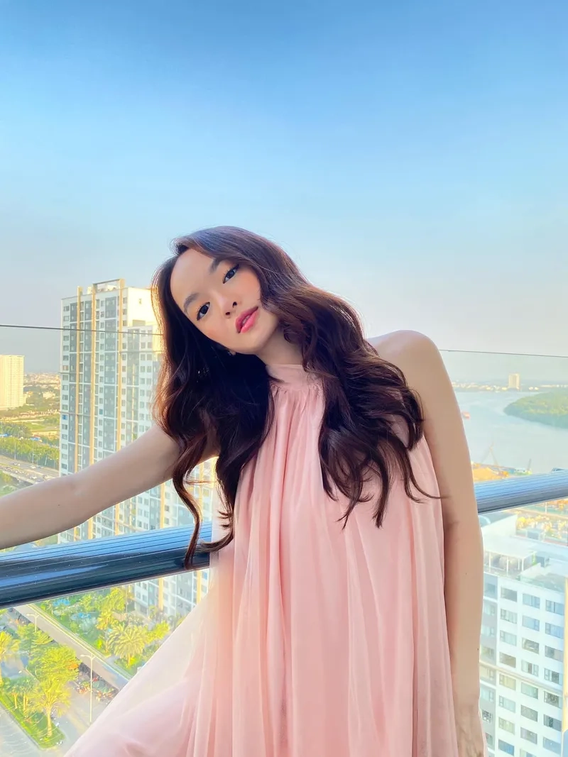 Kaity Nguyễn makeup đơn giản nhưng luôn tỏa sáng