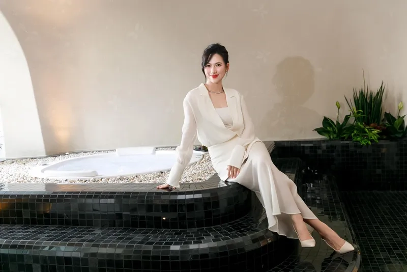 MV Lối Nhỏ Đen Phương Anh Đào đóng khiến fan phát sốt