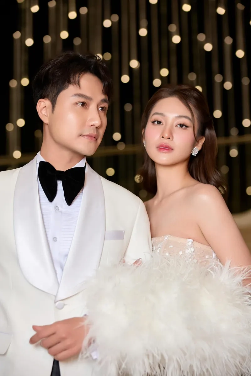 Thanh Sơn Khả Ngân 11 Tháng 5 Ngày và loạt khoảnh khắc tình tứ