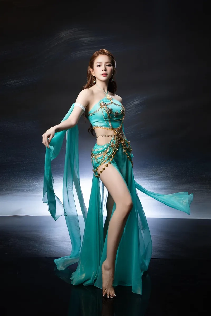 DJ Mie chị đẹp đạp gió, phong cách trình diễn đầy nội lực