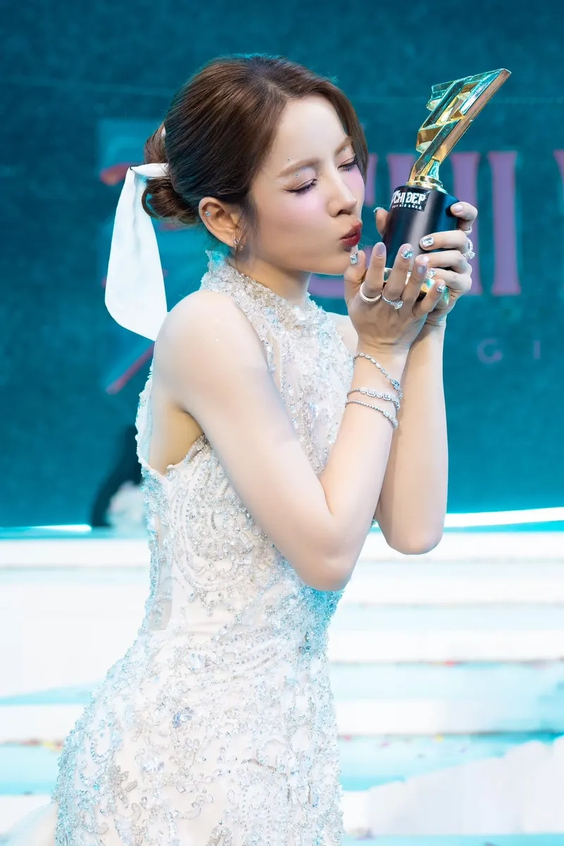 DJ Mie chị đẹp, thần thái cuốn hút trong mọi khoảnh khắc
