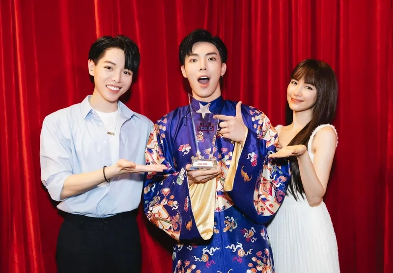 Hòa Minzy Đức Phúc Erik là gì của nhau mà luôn đồng hành