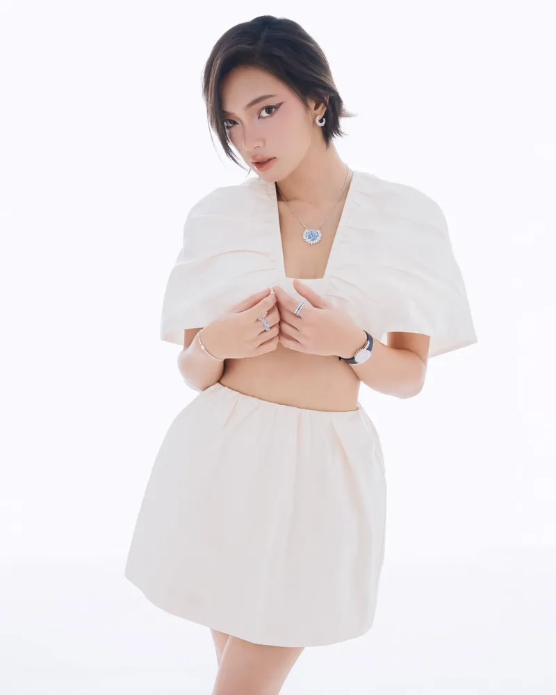 Châu Bùi Instagram có gì hot mà fan không thể bỏ lỡ