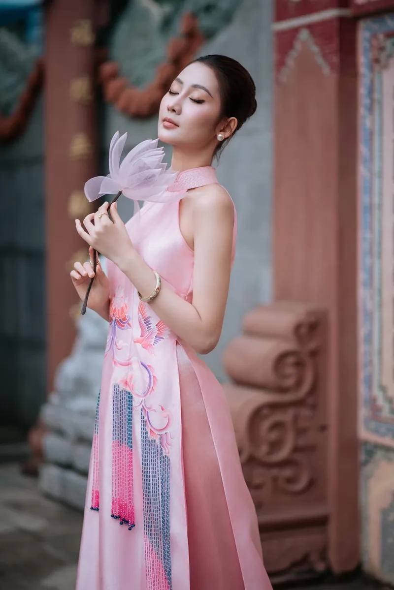 Võ Lê Quế Anh cao, chiều cao chuẩn quốc tế của nàng hậu Miss Grand