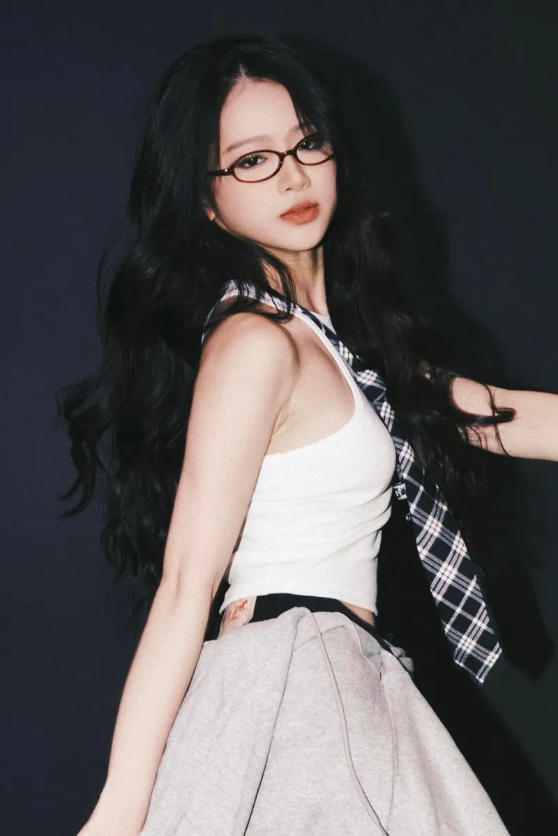 IG Linh Ka cập nhật những hình ảnh nào hot nhất hiện nay