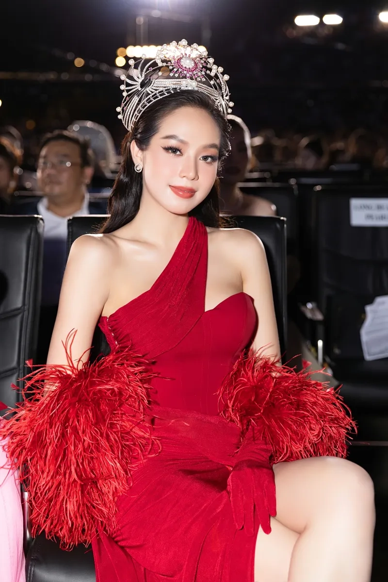 HH Huỳnh Thị Thanh Thủy và sứ mệnh truyền cảm hứng sau đăng quang