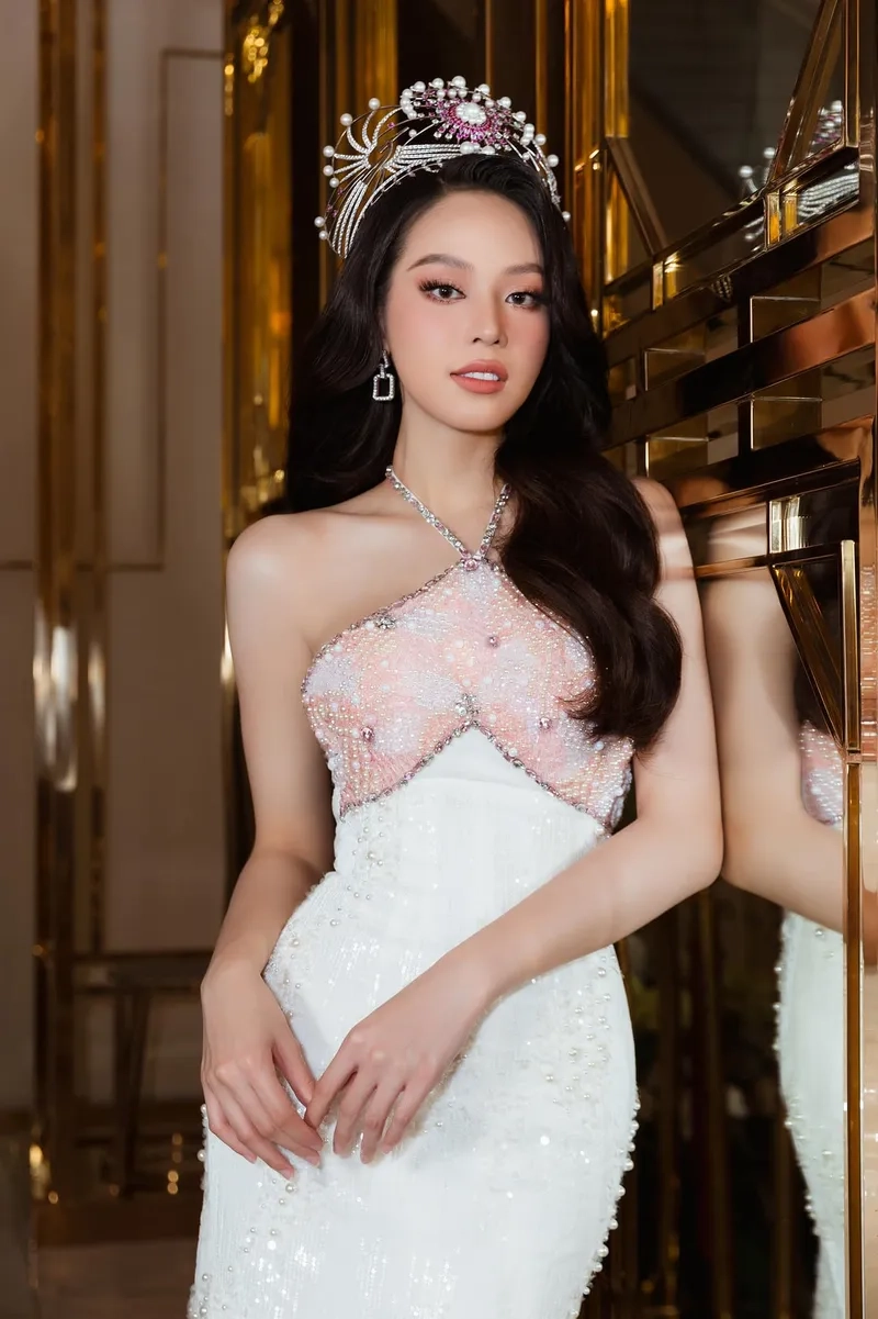 Màn Huỳnh Thị Thanh Thủy ứng xử xuất sắc giúp cô giành vương miện