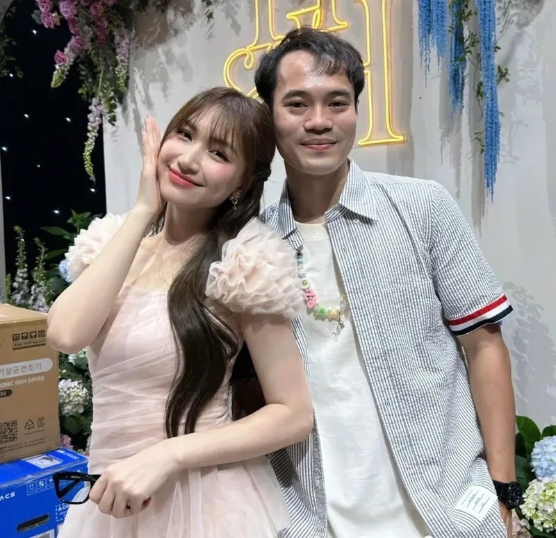 Văn Toàn cưới Hòa Minzy có phải là tin vui sắp tới