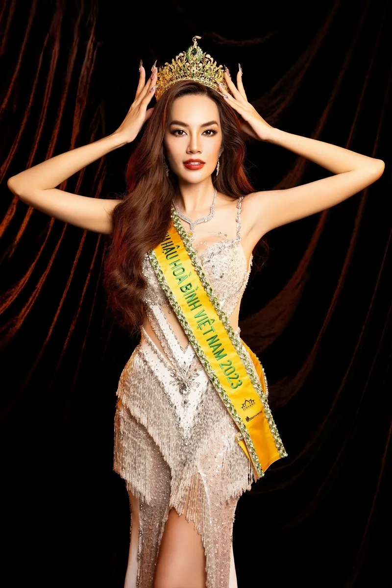 Lê Hoàng Phương đăng quang Miss Grand Vietnam 2023 đầy cảm xúc