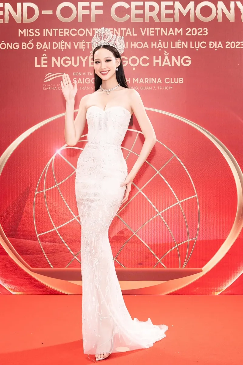 Lê Nguyễn Bảo Ngọc thi hoa hậu và màn thể hiện ấn tượng