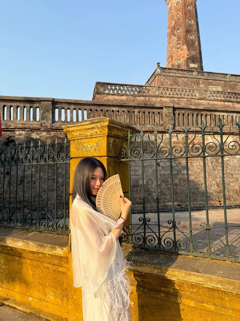 Linh Ka học trường nào mà có kiến thức và phong cách ấn tượng