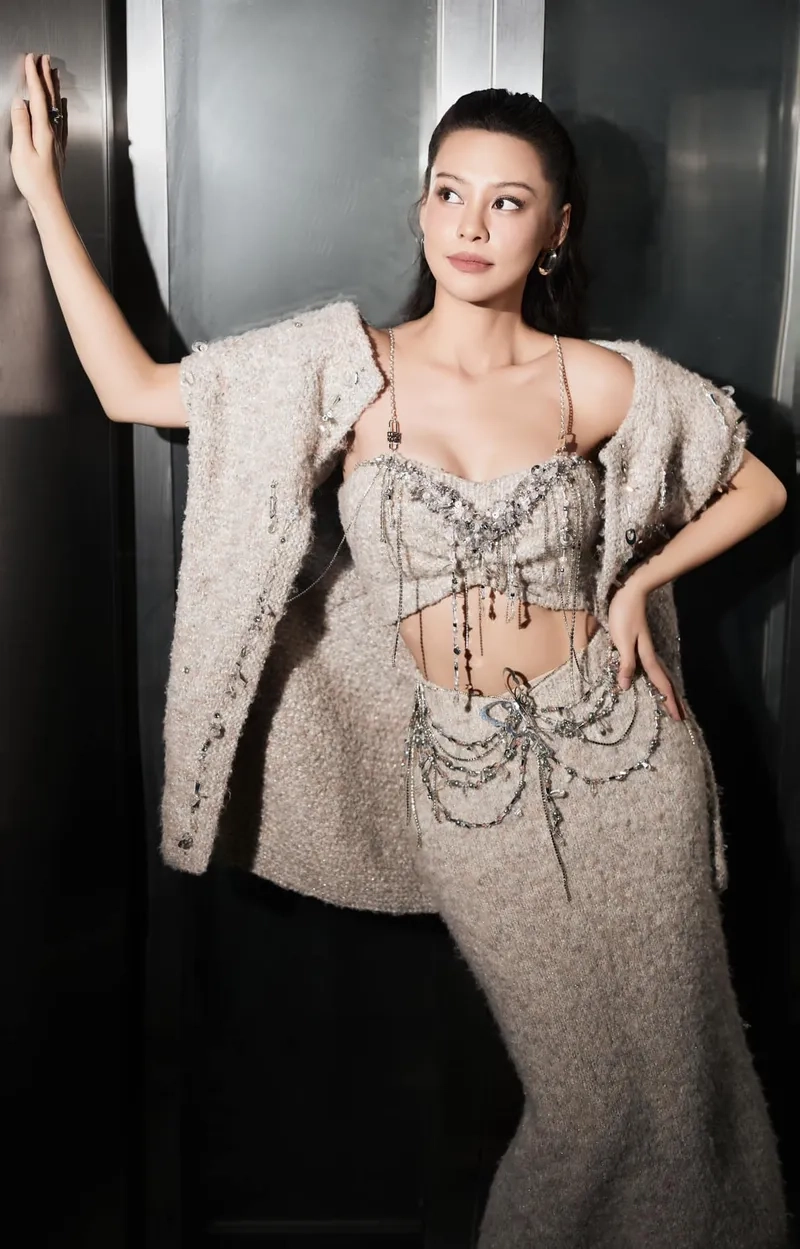 Bùi Lan Hương chiều cao lý tưởng giúp cô nổi bật trong làng nhạc