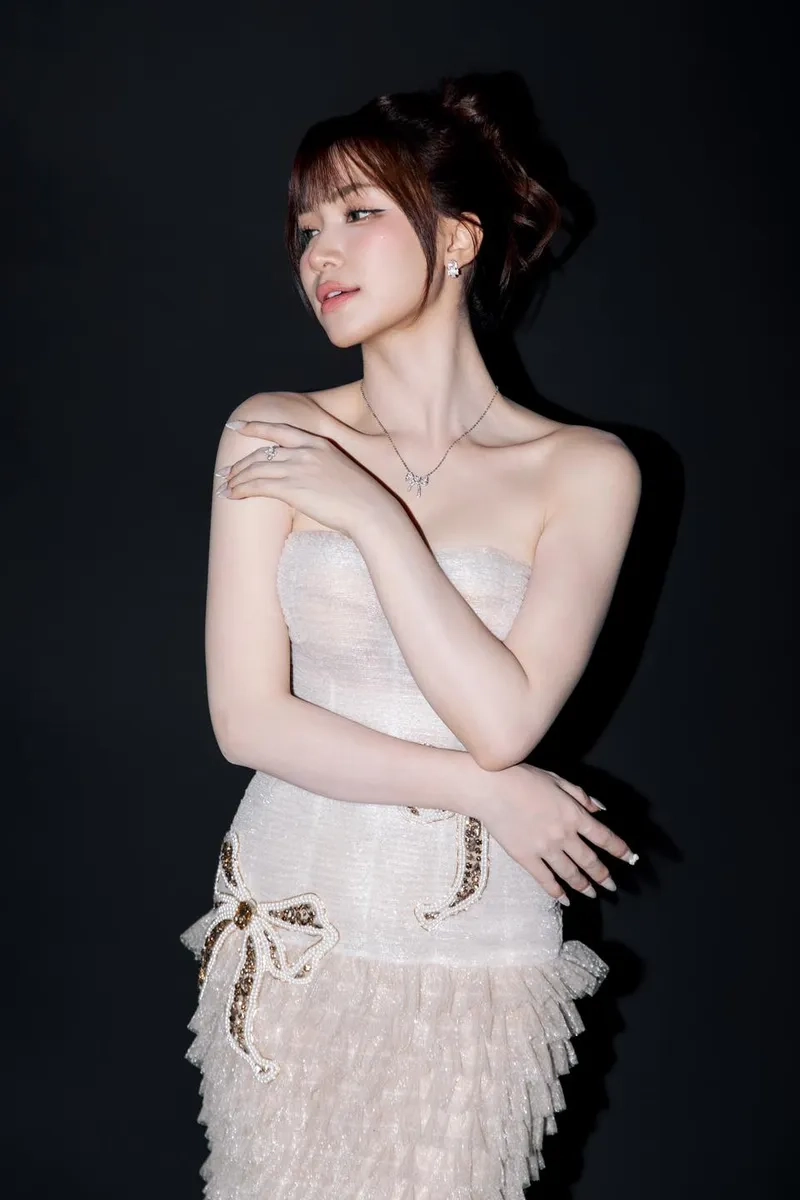 Hòa Minzy quê ở huyện nào mà có tài năng âm nhạc bẩm sinh