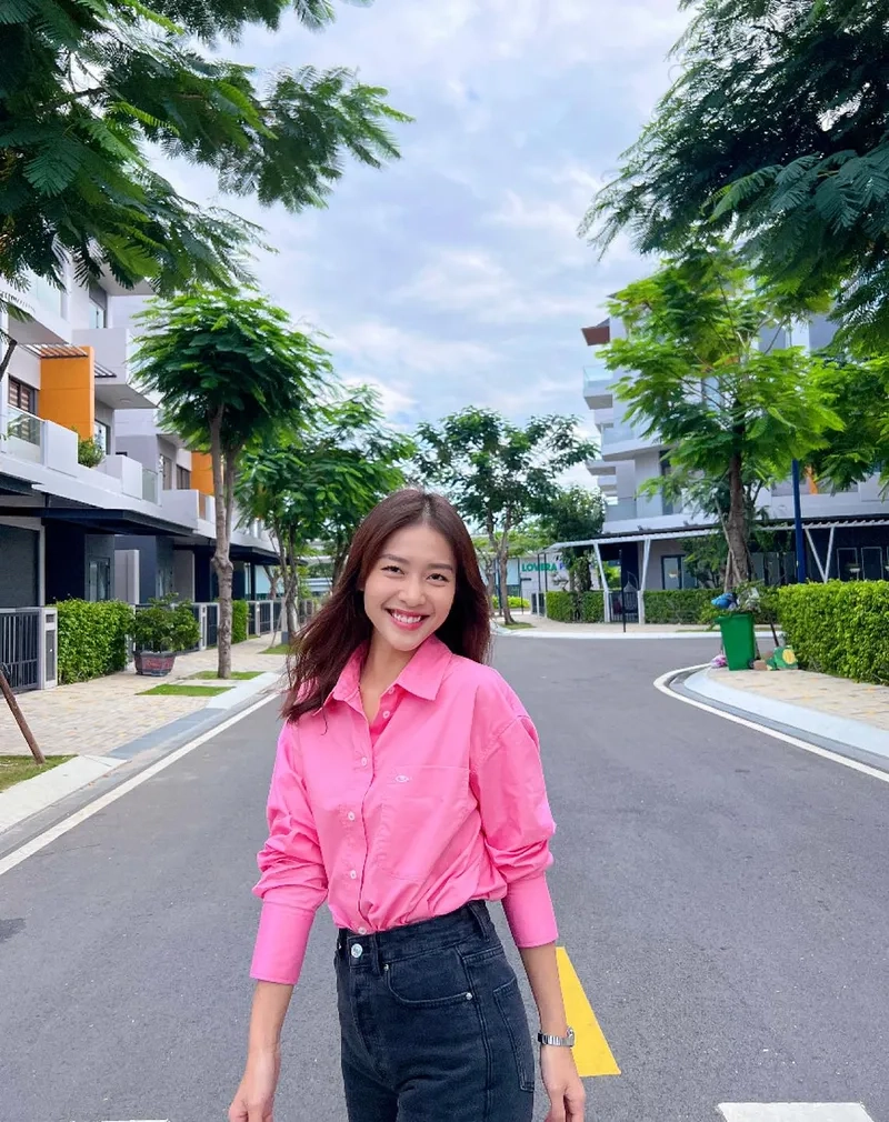 Khả Ngân sinh năm bao nhiêu mà nhan sắc ngày càng thăng hạng
