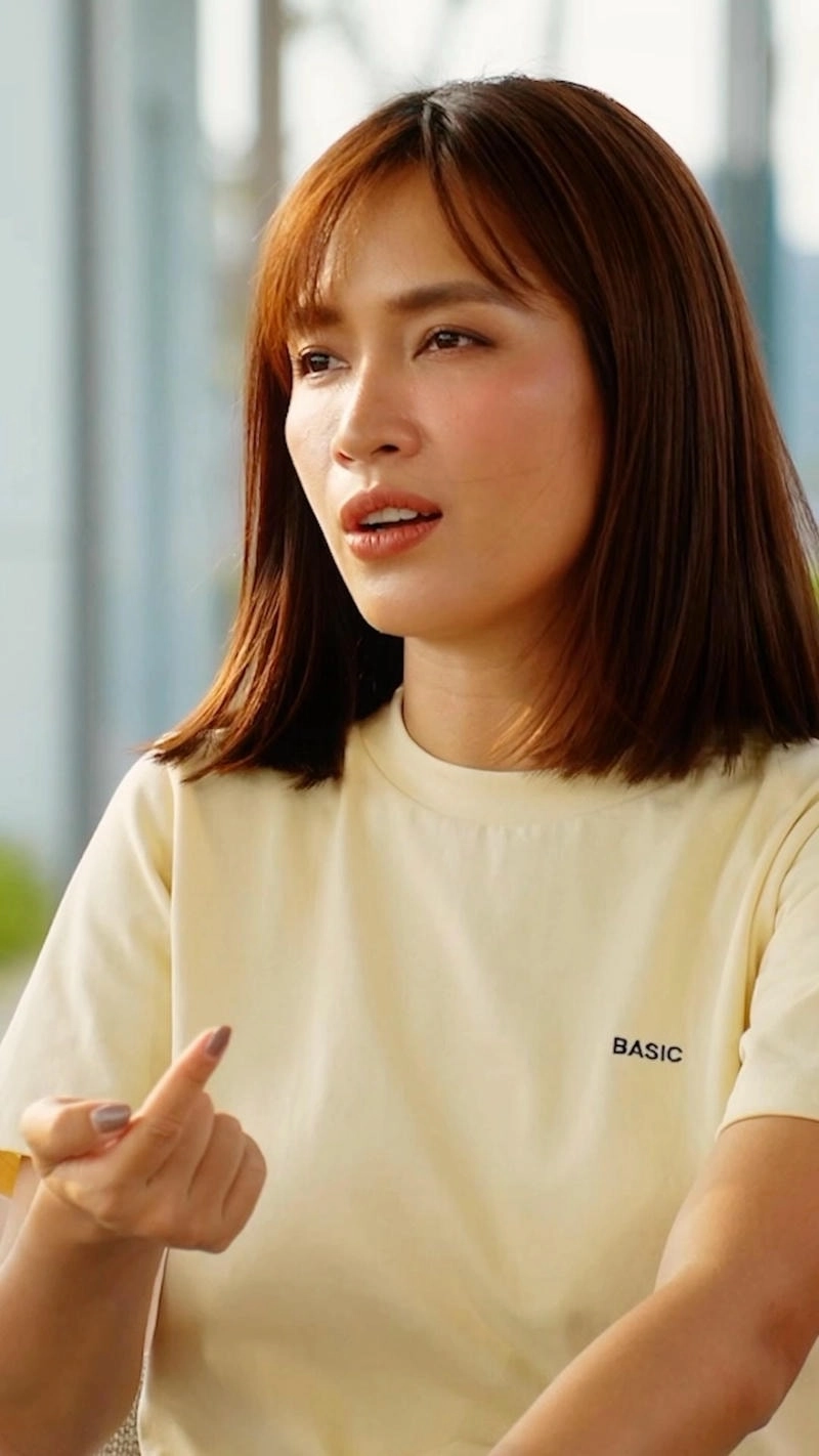 Cô dâu Ái Phương karaoke mang lại phút giây ngọt ngào