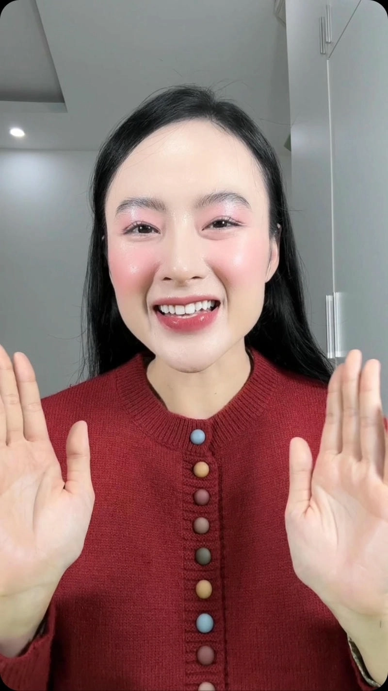Tổng hợp hình ảnh Angela Phương Trinh xinh đẹp