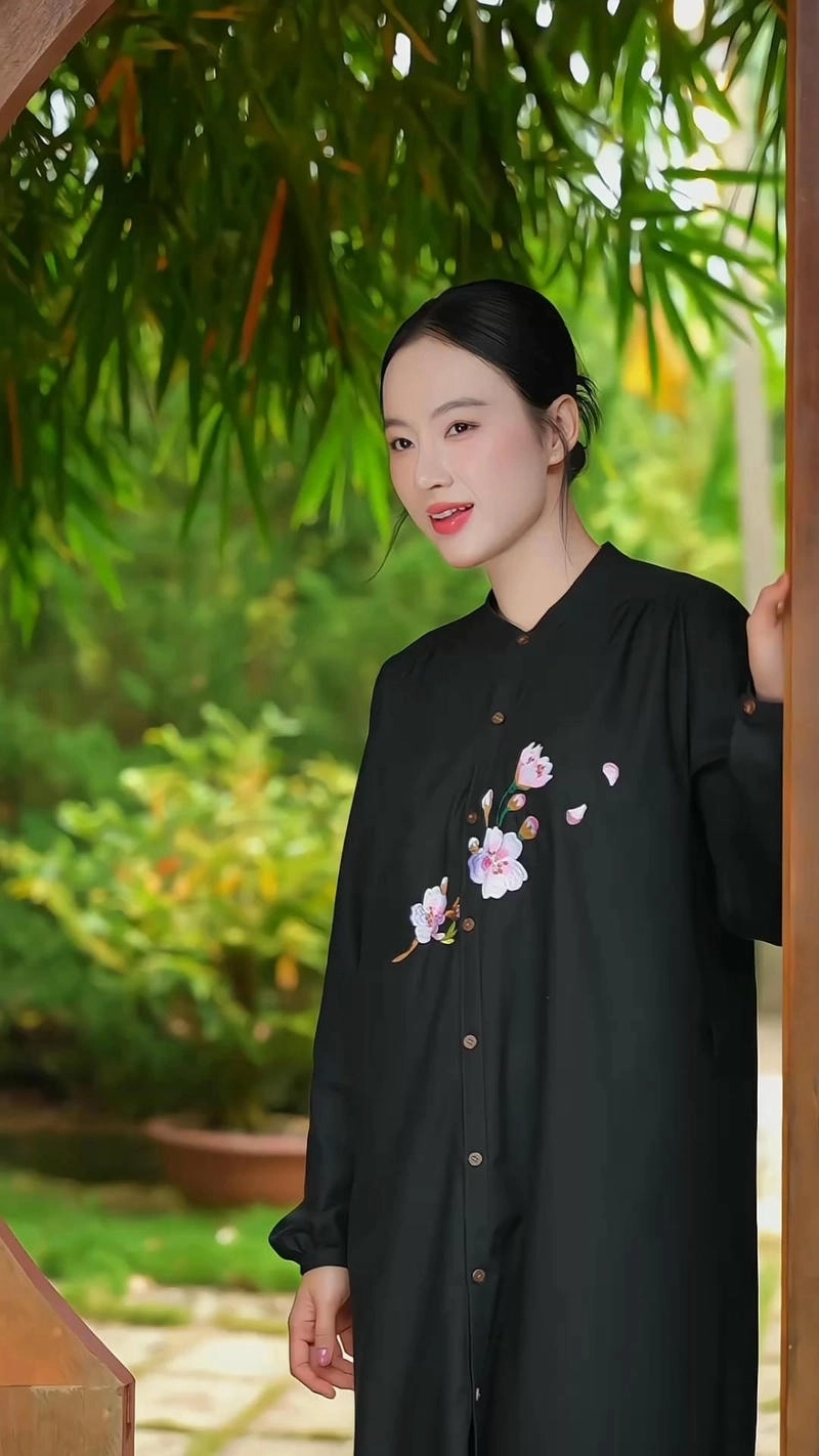 Hình ảnh Angela Phương Trinh hồi nhỏ dễ thương