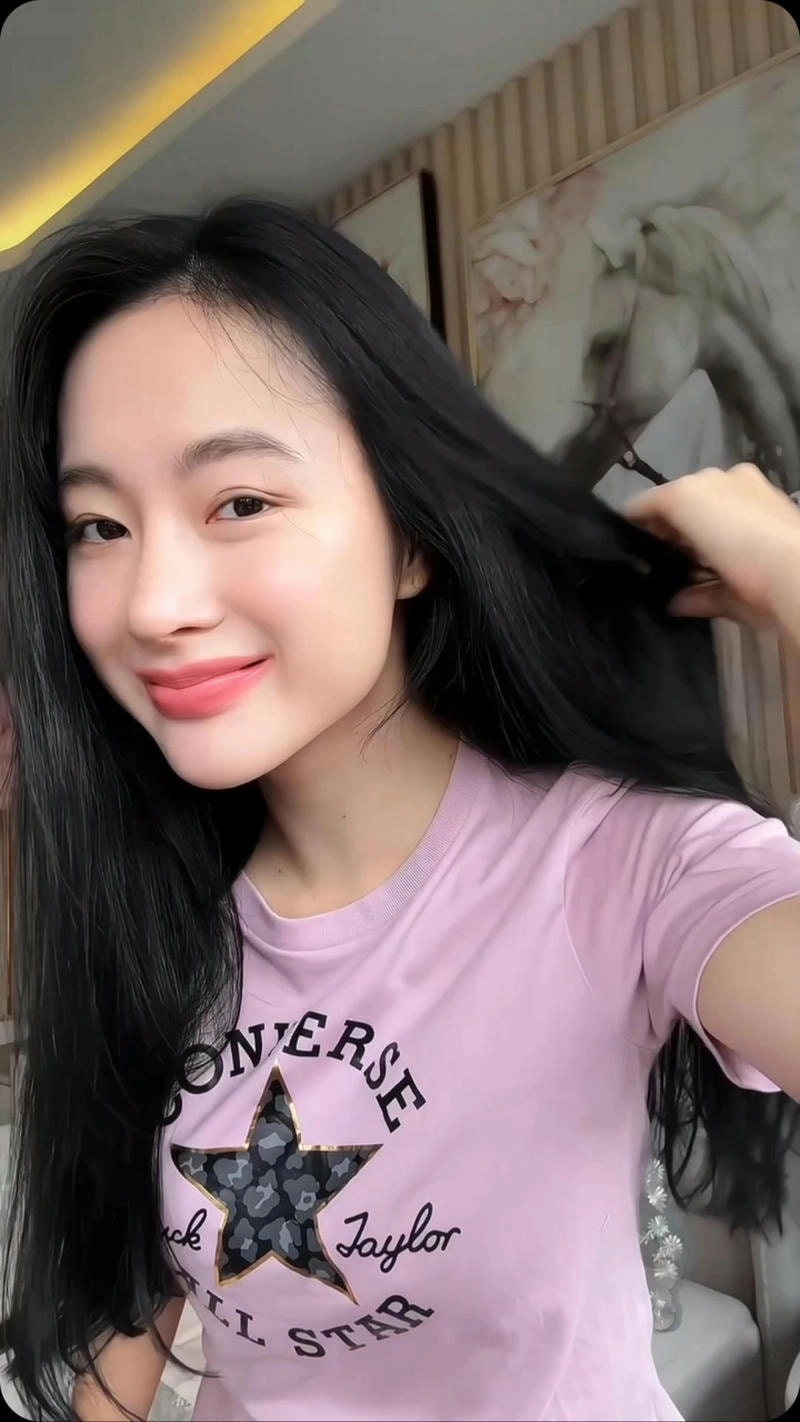 Tin đồn Angela Phương Trinh phẫu thuật gây tranh cãi