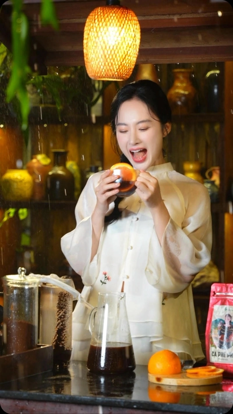 Lùm xùm cũ về Angela Phương Trinh phốt bị khơi lại