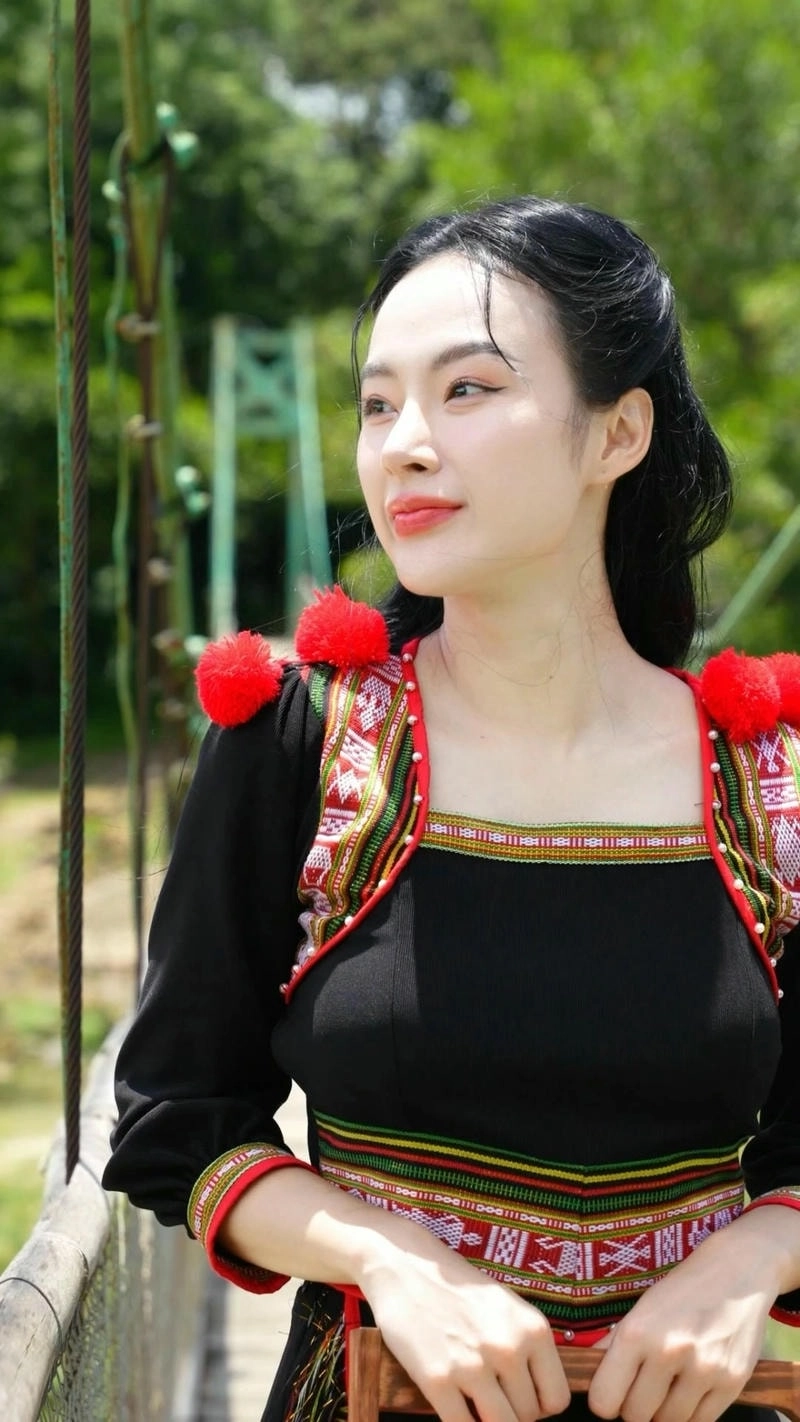 Fan tìm lại Angela Phương Trinh đóng phim gì nổi bật