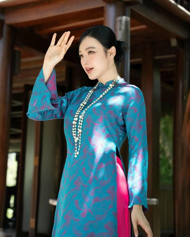 Câu hỏi hot Angela Phương Trinh có chồng chưa