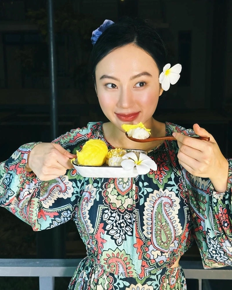Vẻ đẹp truyền thống của Angela Phương Trinh áo dài