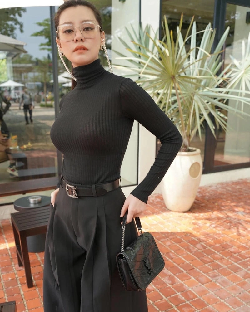 Cảnh khuya Bùi Lan Hương đầy thơ tình và hoài niệm