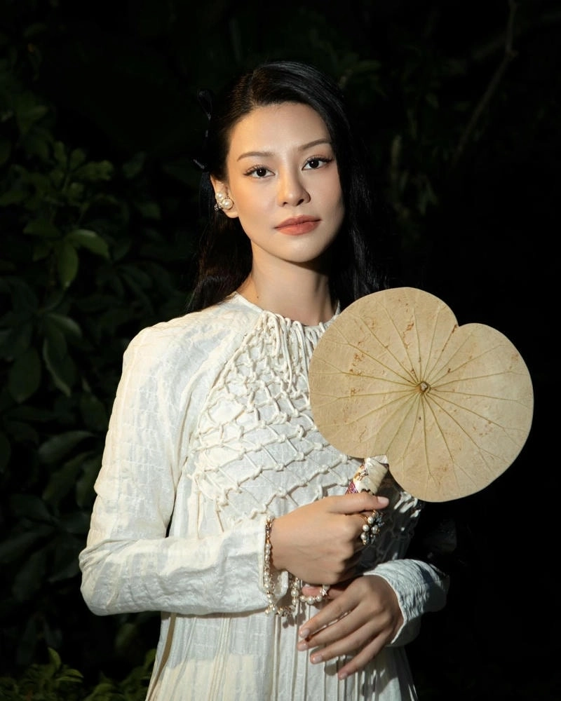 Cấm đoán Bùi Lan Hương gây tranh cãi với thông điệp ẩn dụ