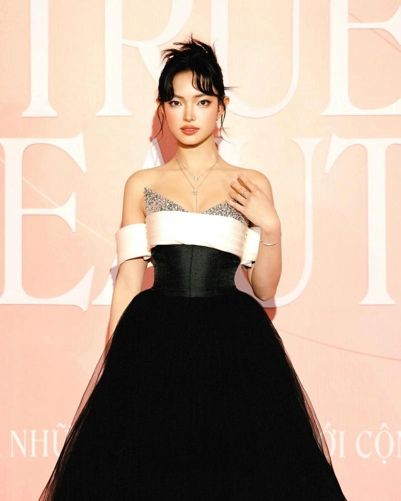 Fan tò mò không biết Châu Bùi cung gì