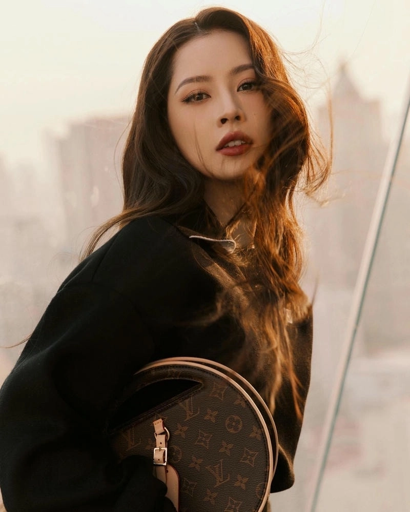 Tỏa sáng trong Chi Pu đóng phim Trung Quốc