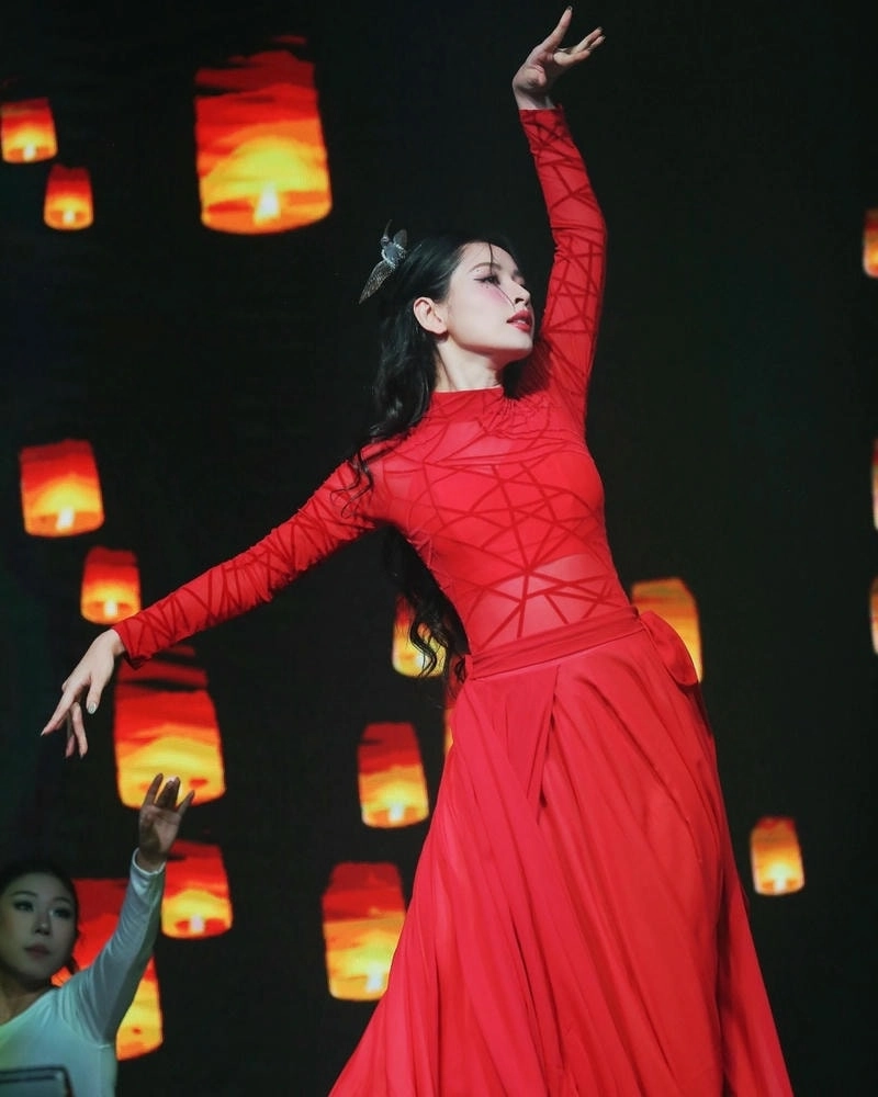 Khả năng ngôn ngữ qua Chi Pu nói tiếng Anh