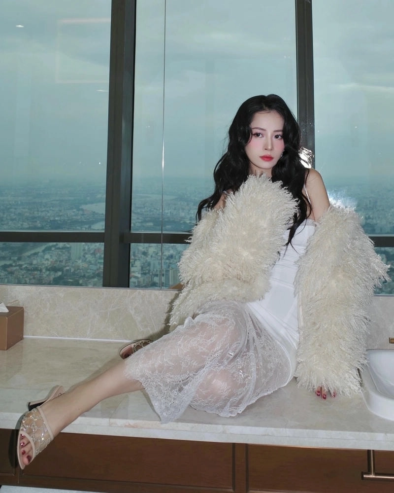 Tỏa sáng tại Tỷ Tỷ Đạp Gió Rẽ Sóng 2023 Chi Pu