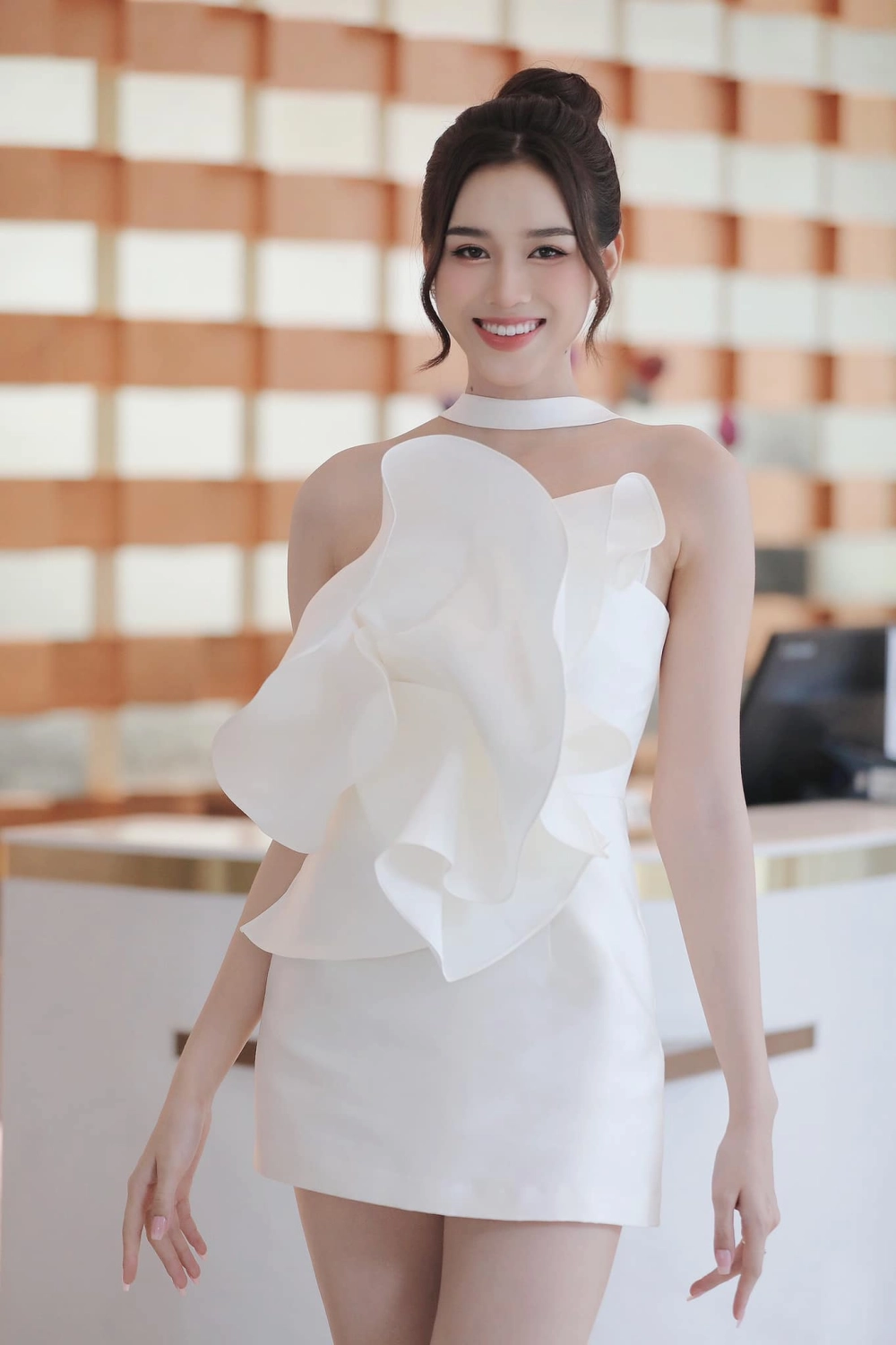 Bộ ảnh nền nã của Đỗ Hà hoa hậu