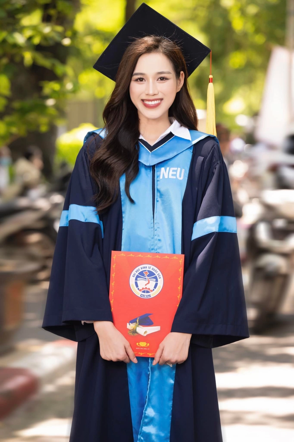 Hình ảnh Hoa hậu Đỗ Thị Hà 2020 lung linh