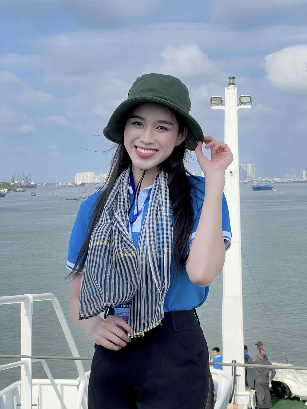 Bộ sưu tập Hoa hậu Đỗ Thị Hà mặc áo dài
