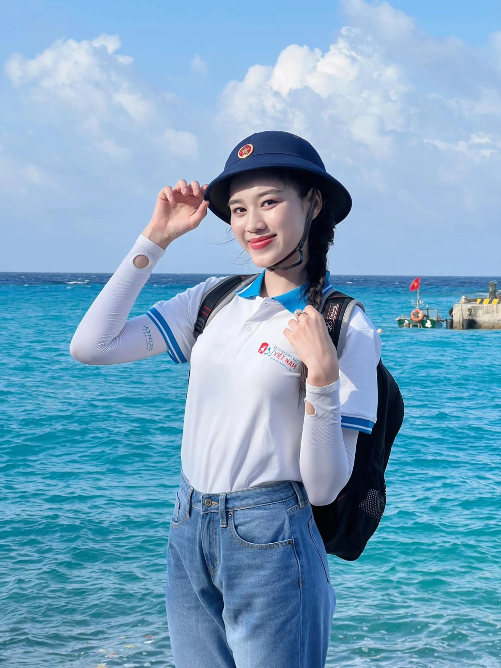 Gây chú ý với Hoa hậu Đỗ Thị Hà mặc áo tắm