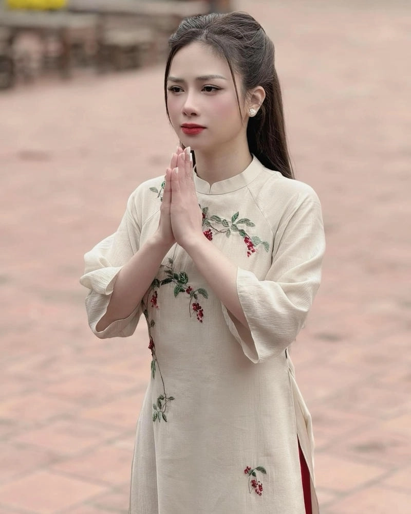 Hòa giọng cùng Dương Hoàng Yến karaoke