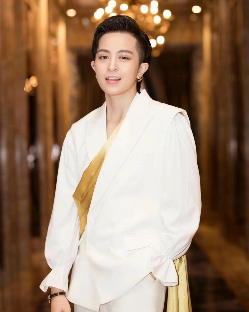 Gil Lê hồi xưa từng gây sốt mạng xã hội