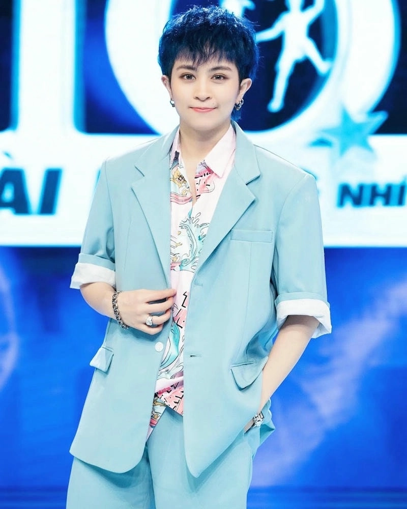 Chiều cao Gil Lê gây tò mò không dứt